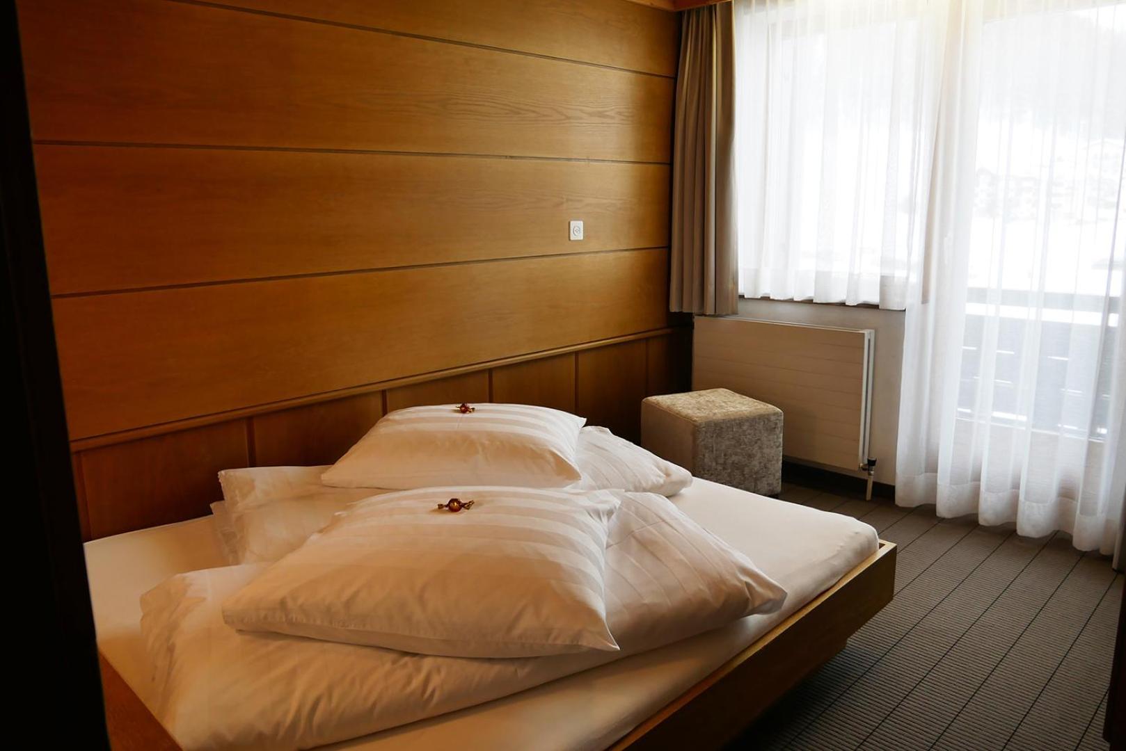 Hotel Garni Bergsonne Samnaun Pokoj fotografie